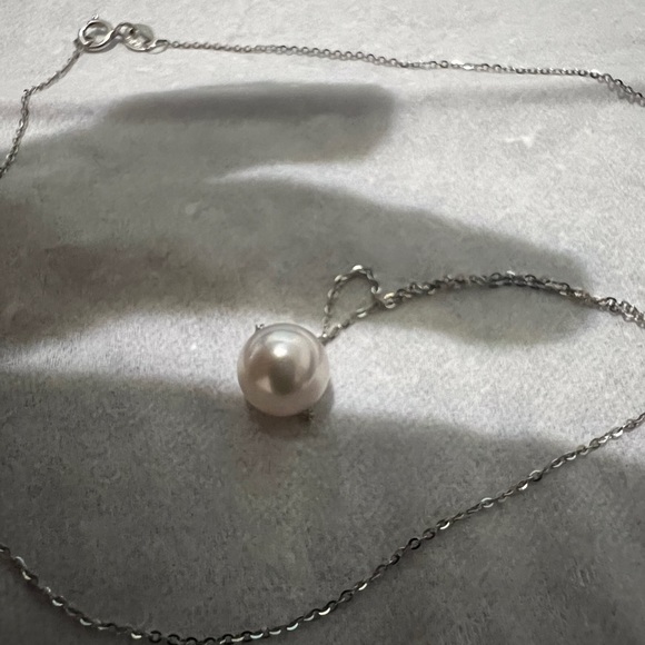 18K white gold 8.5mm Akoya pearl necklace